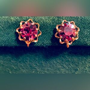 Vintage Burgundy / Purple Solitaire Stone Screw Back Earrings